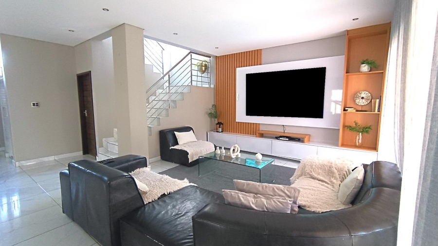 4 Bedroom Property for Sale in Parklands North Western Cape
